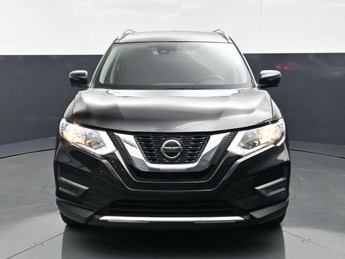 Magnetic Black Pearl 2019 Nissan Rogue SV