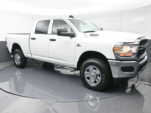 2024 RAM 2500 Tradesman Crew Cab 4x4 6'4' Box