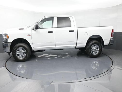 2024 RAM 2500 Tradesman Crew Cab 4x4 6'4' Box