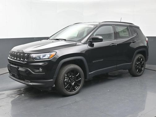 Diamond Black Crystal Pearlcoat 2026 Jeep Compass Latitude