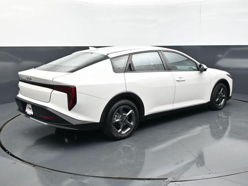 Snow White Pearl 2025 Kia K4 LXS