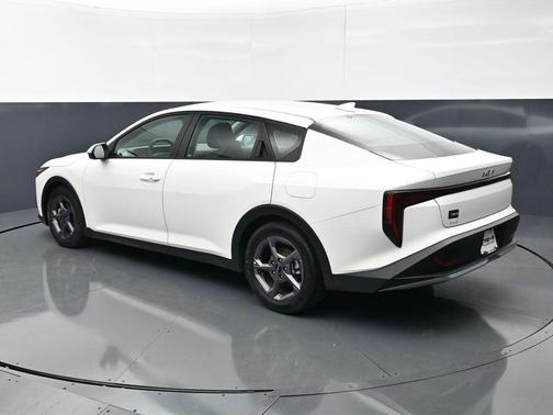 Snow White Pearl 2025 Kia K4 LXS