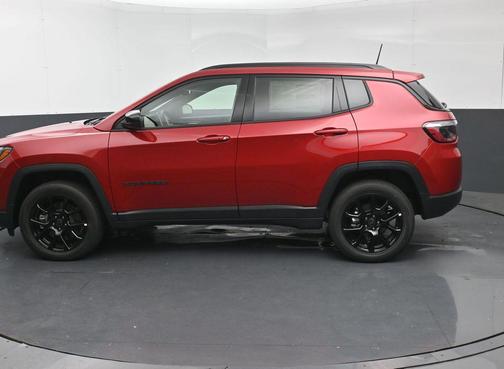 Red Hot Pearlcoat 2026 Jeep Compass Latitude