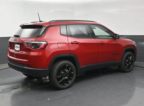 Red Hot Pearlcoat 2026 Jeep Compass Latitude