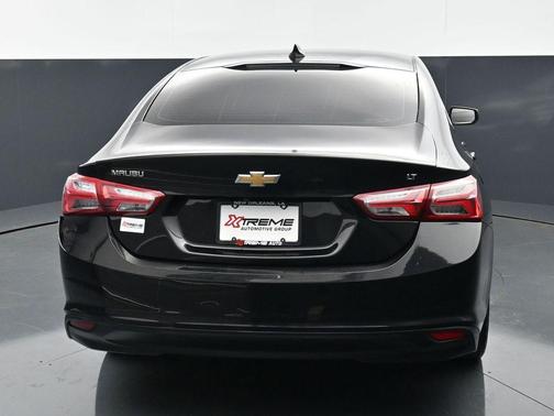 Mosaic Black Metallic 2022 Chevrolet Malibu FWD LT