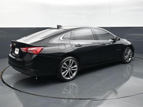 Mosaic Black Metallic 2022 Chevrolet Malibu FWD LT
