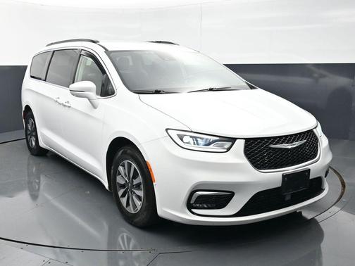 Bright White Clearcoat 2022 Chrysler Pacifica Hybrid Touring L