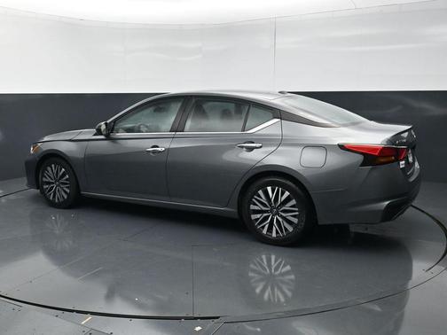 Gun Metallic 2024 Nissan Altima 2.5 SV