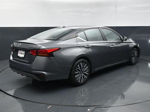 Gun Metallic 2024 Nissan Altima 2.5 SV