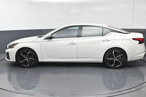 2023 Nissan Altima SR FWD