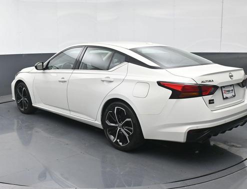 2023 Nissan Altima SR FWD