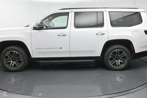 2026 Jeep Grand Wagoneer 4x2