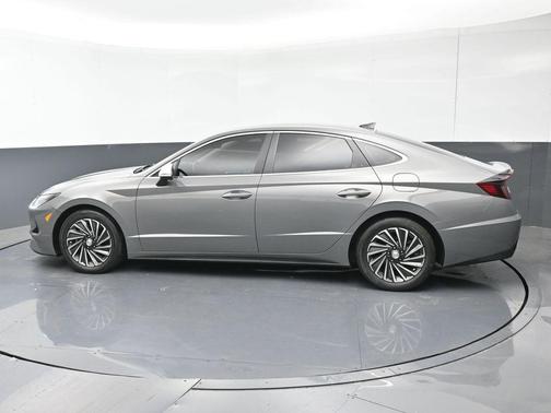 2022 Hyundai SONATA Hybrid SE