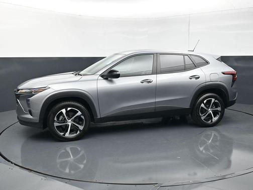 Sterling Gray Metallic 2025 Chevrolet Trax FWD 1RS