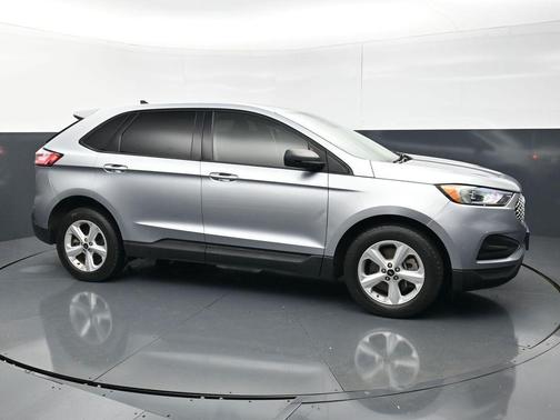 Iconic Silver Metallic 2023 Ford Edge SE