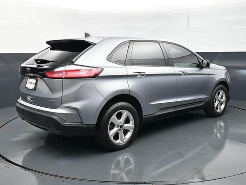 Iconic Silver Metallic 2023 Ford Edge SE