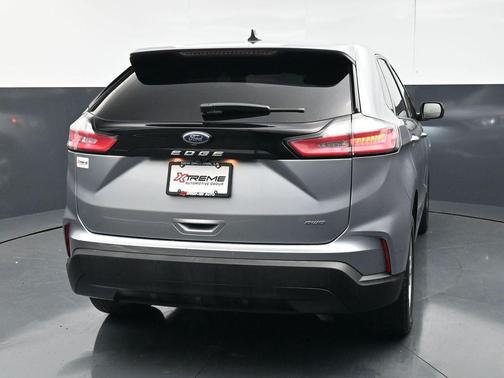 Iconic Silver Metallic 2023 Ford Edge SE
