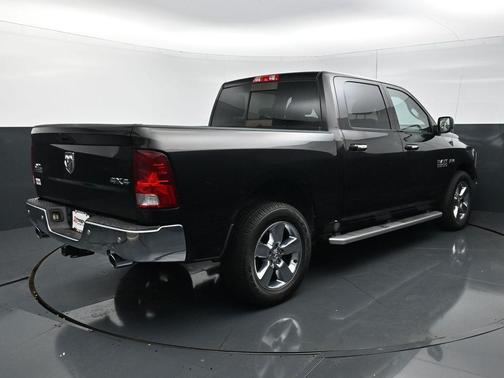 Brilliant Black Crystal Pearlcoat 2017 RAM 1500 Big Horn