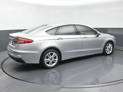 Ingot Silver 2019 Ford Fusion Hybrid SE
