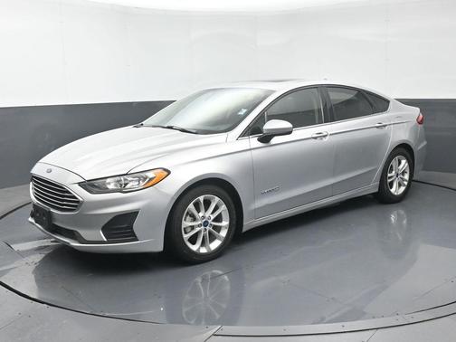 Ingot Silver 2019 Ford Fusion Hybrid SE