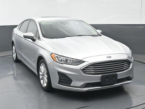 Ingot Silver 2019 Ford Fusion Hybrid SE
