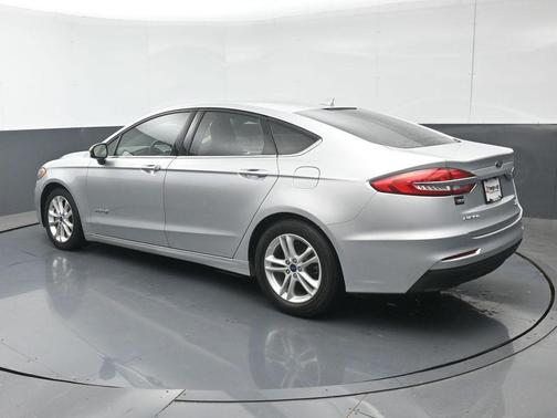 Ingot Silver 2019 Ford Fusion Hybrid SE