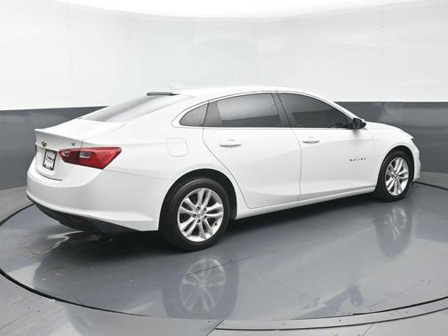 Summit White 2018 Chevrolet Malibu LT