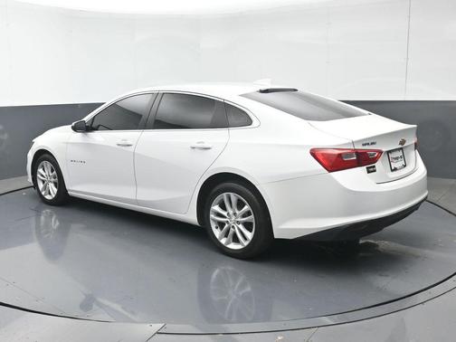 Summit White 2018 Chevrolet Malibu LT