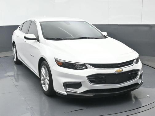 Summit White 2018 Chevrolet Malibu LT