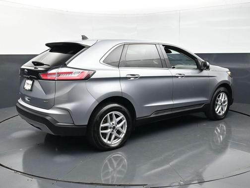 Silver Metallic 2023 Ford Edge SEL
