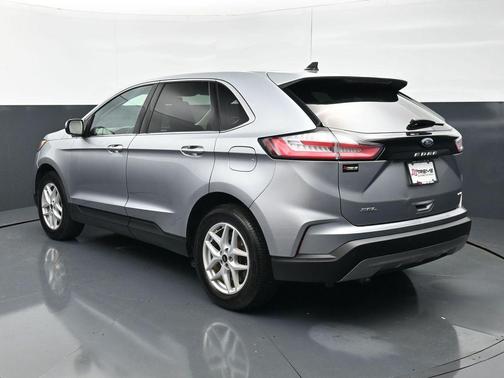 Silver Metallic 2023 Ford Edge SEL