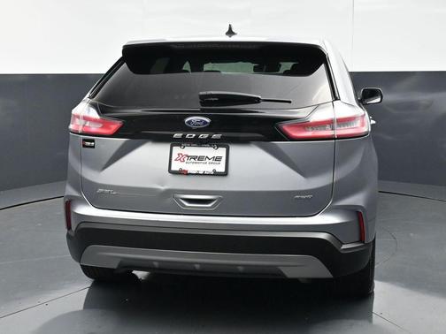 Silver Metallic 2023 Ford Edge SEL