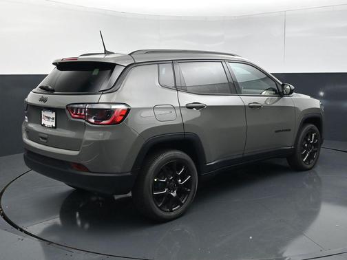 Sting-Gray Clearcoat 2026 Jeep Compass Sport