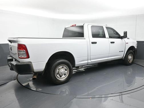 2022 RAM 2500 Tradesman Crew Cab 4x2 6'4' Box