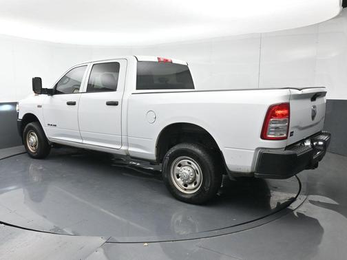 2022 RAM 2500 Tradesman Crew Cab 4x2 6'4' Box