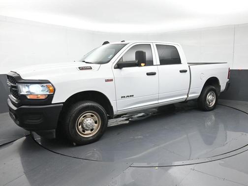 2022 RAM 2500 Tradesman Crew Cab 4x2 6'4' Box