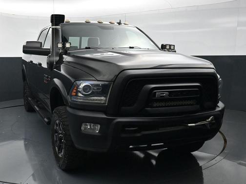 Brilliant Black Crystal Pearlcoat 2018 RAM 2500 Power Wagon