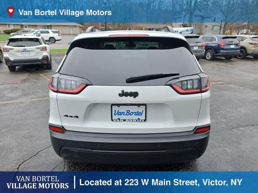 Bright White Clearcoat 2023 Jeep Cherokee Altitude