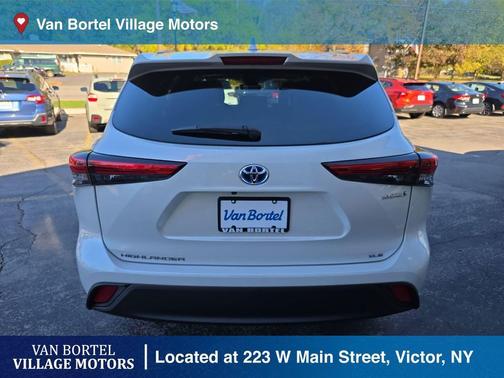2023 Toyota Highlander Hybrid XLE