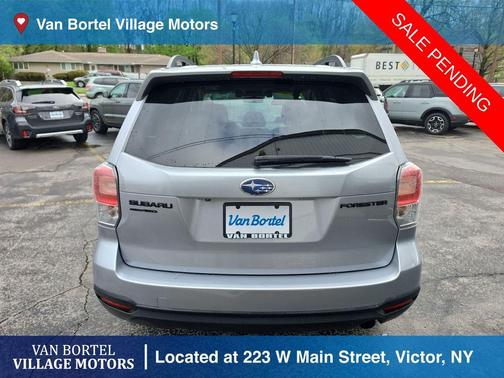 Ice Silver Metallic 2018 Subaru Forester 2.5i Premium Black Edition