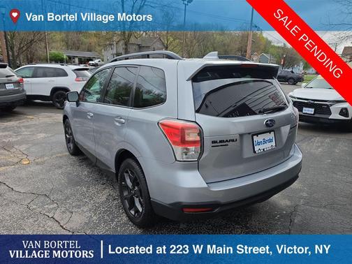 Ice Silver Metallic 2018 Subaru Forester 2.5i Premium Black Edition