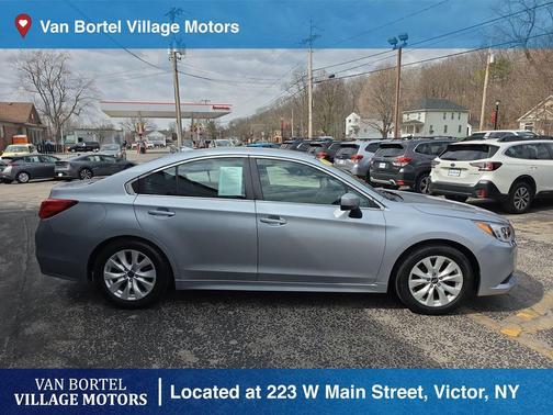 Ice Silver Metallic 2017 Subaru Legacy Premium