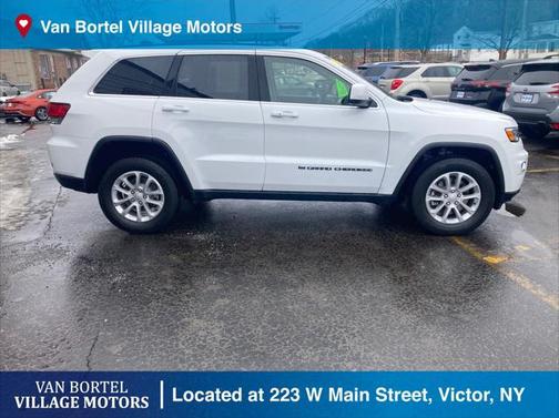 2022 Jeep Grand Cherokee Laredo
