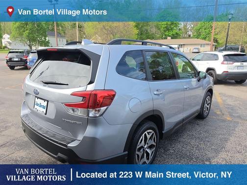 Ice Silver Metallic 2021 Subaru Forester Premium