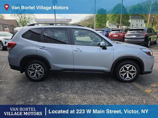 Ice Silver Metallic 2021 Subaru Forester Premium