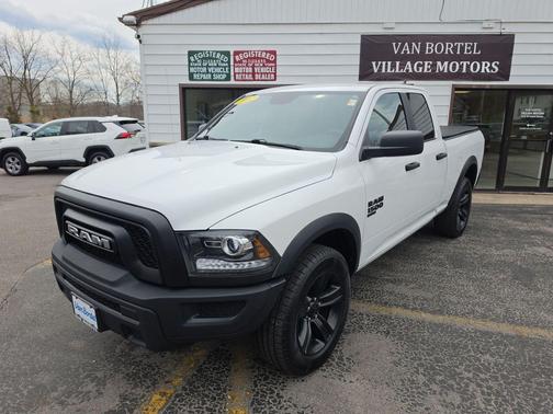 Bright White Clearcoat 2022 RAM 1500 Classic Warlock Quad Cab 4x4 6'4' Box