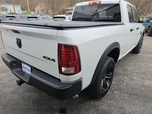 Bright White Clearcoat 2022 RAM 1500 Classic Warlock Quad Cab 4x4 6'4' Box