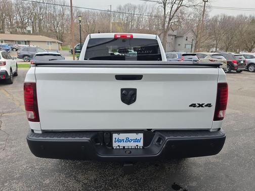 Bright White Clearcoat 2022 RAM 1500 Classic Warlock Quad Cab 4x4 6'4' Box