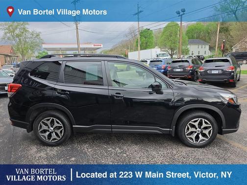 Crystal Black Silica 2021 Subaru Forester Premium
