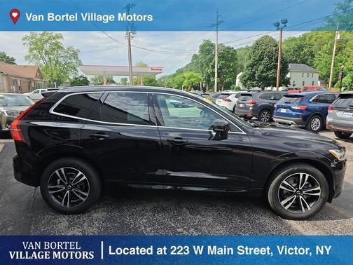 Onyx Black Metallic 2020 Volvo XC60 T5 Momentum